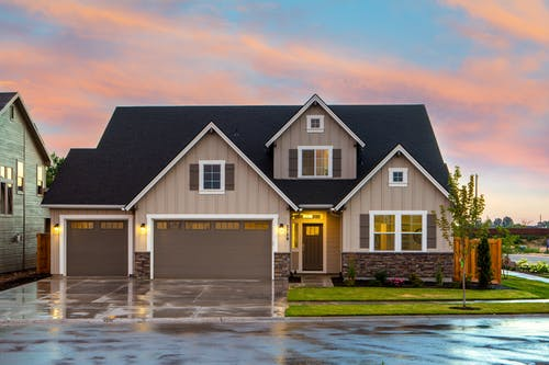 Asphalt Shingles vs. Metal Roofing: What’s Better For Your House?